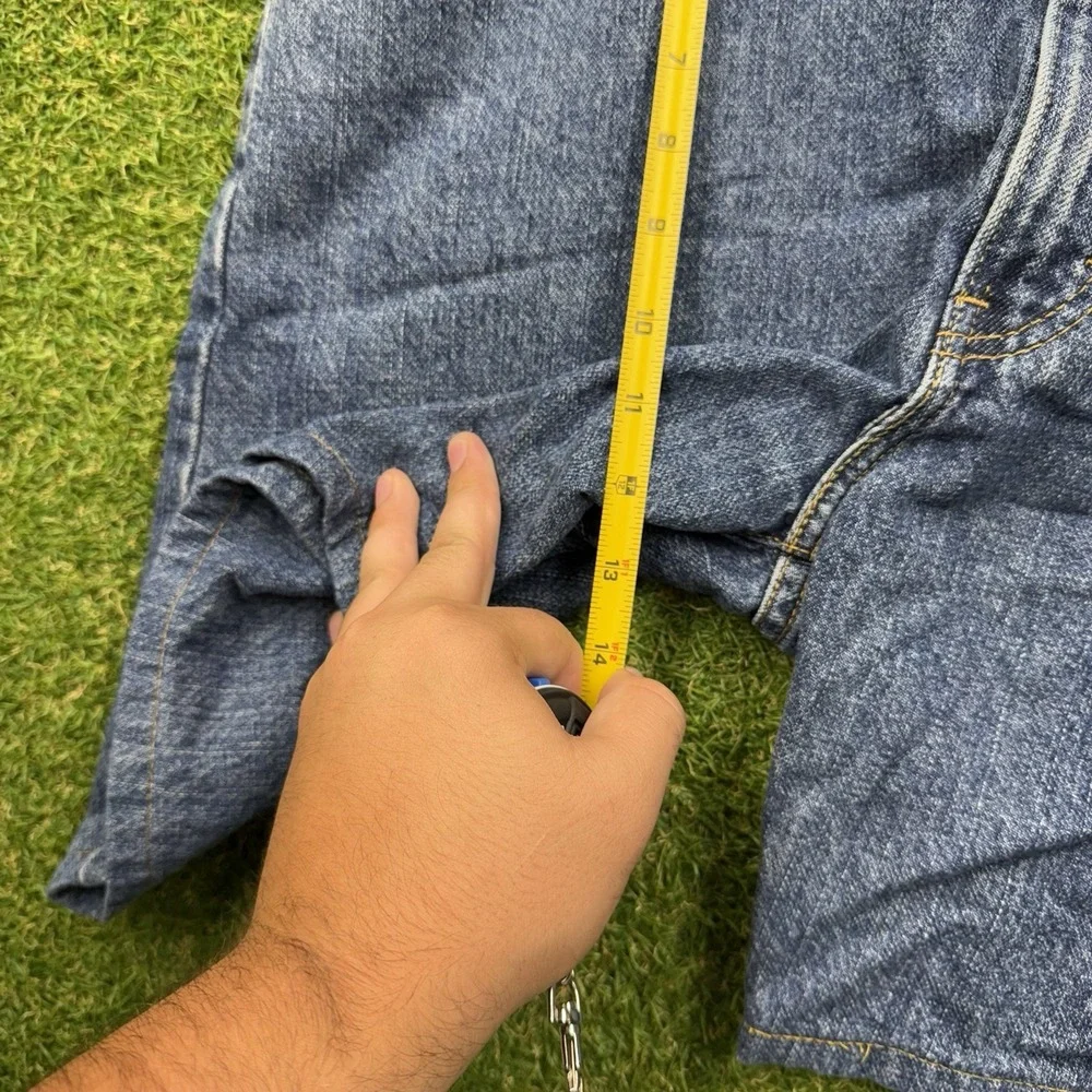 Levis shop confidence
